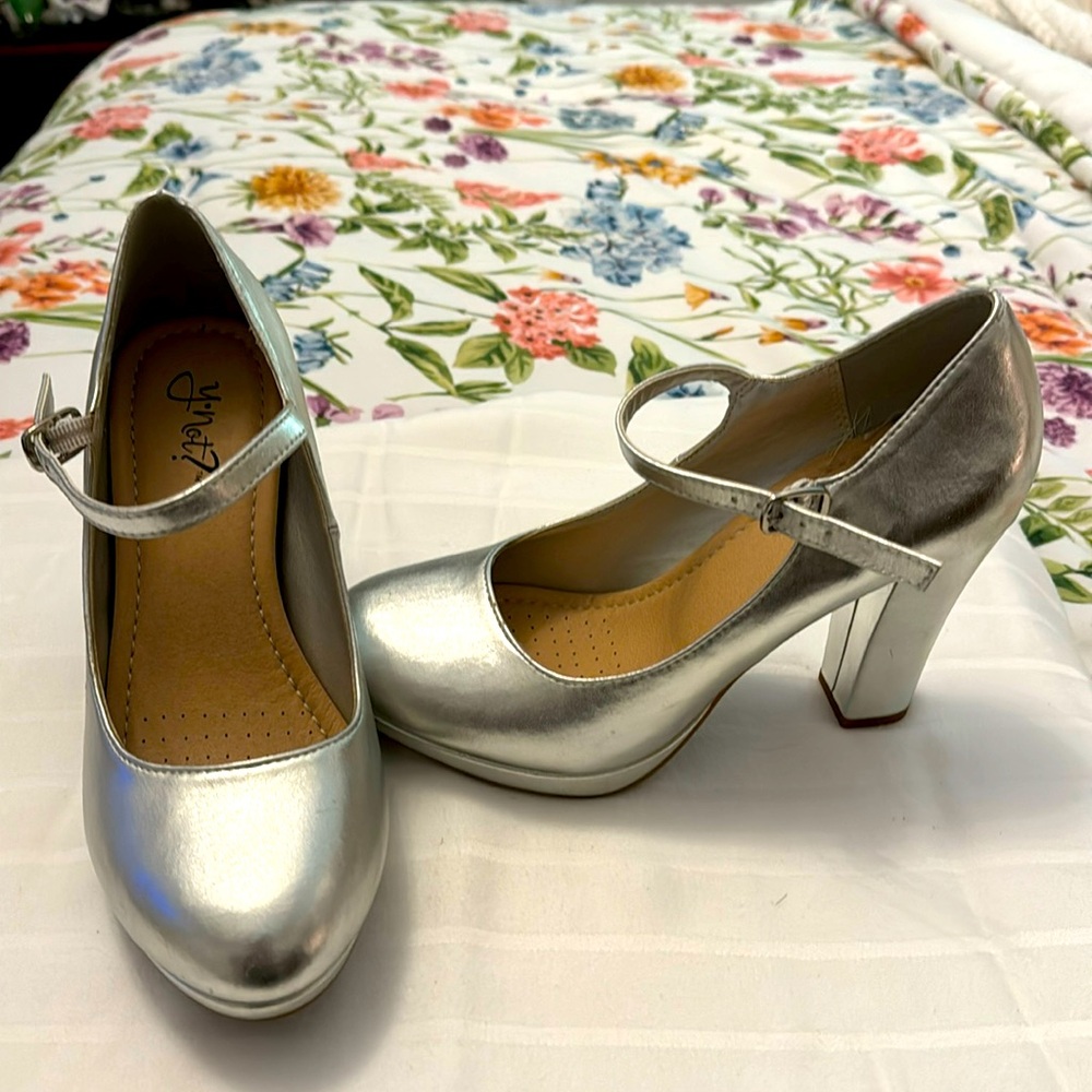 y not? metallic shoes